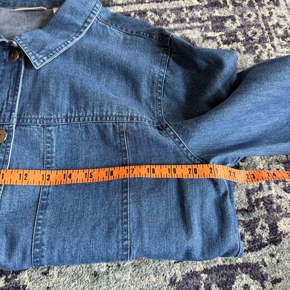 Bobbie Brooks Boho Chic Embroidered Florals Denim Shacket Size Large Whimsical - Picture 10 of 12